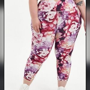 NWT Torrid floral leggings